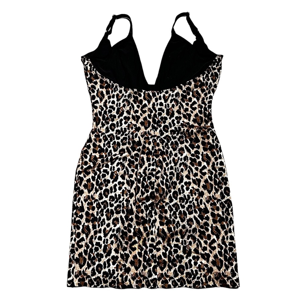 Victoria's Secret So Curvaceous Pushup
Shaping Slip with Panty Size L - Picture 3 of 7
